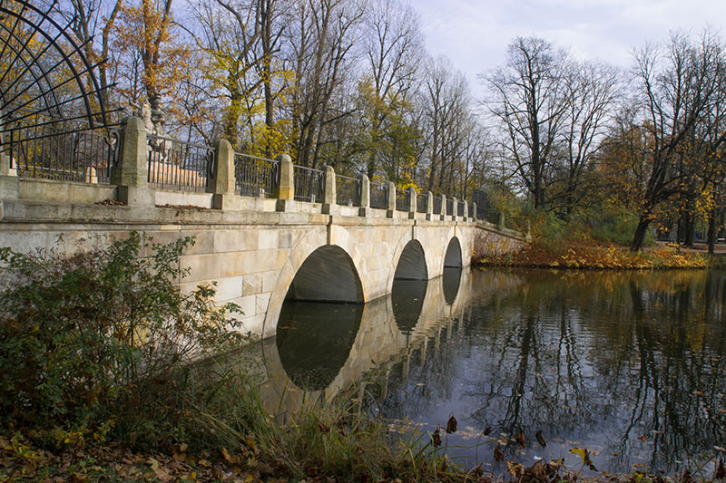 most kamienny na ulicy Agrykoli w Warszawie