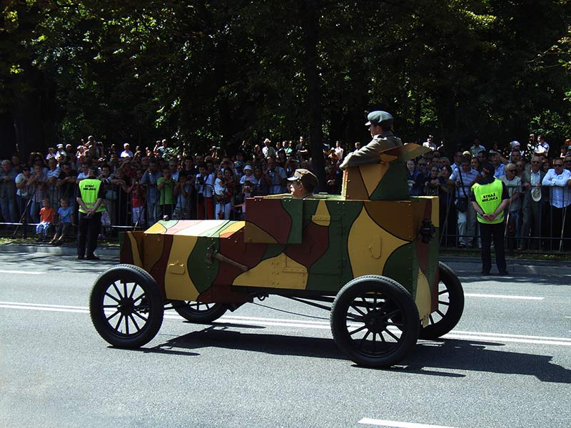 pojazd wojskowy żołnierze 1920