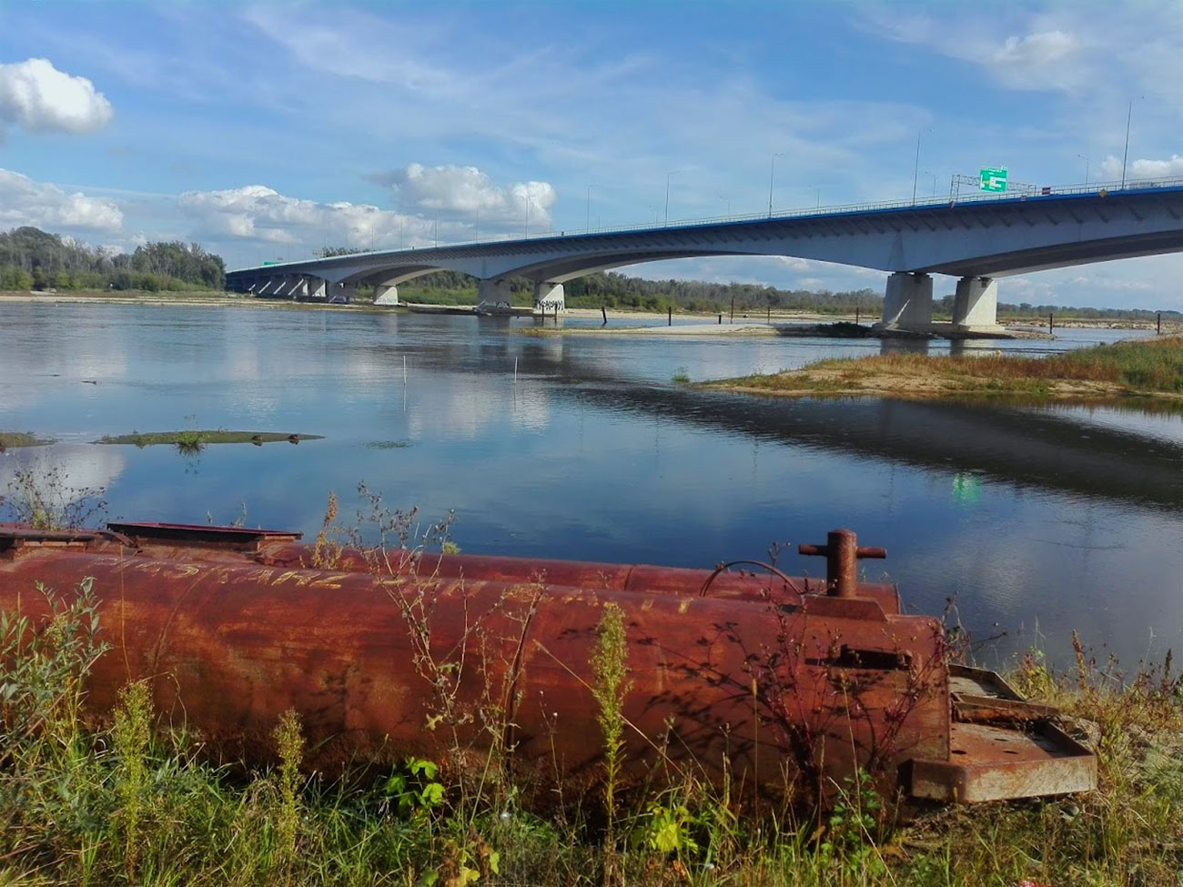 most autostradowy wodaami Wisły